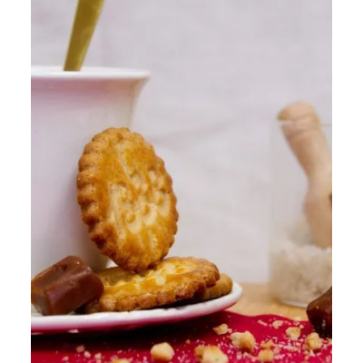 Biscuiți Sable cu bucăți de caramel în cutie Mytique 500 gr